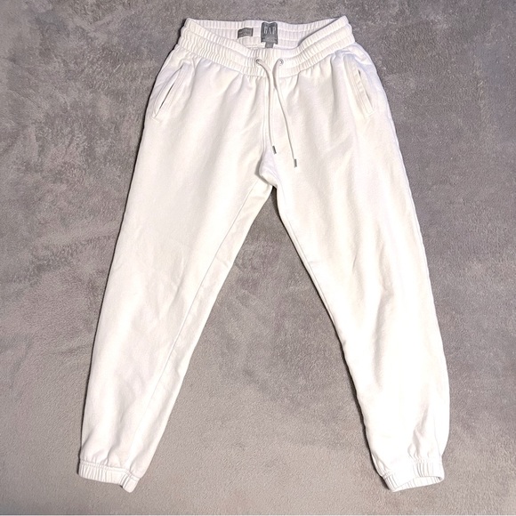 Joggers 🤍 - Picture 2 of 10